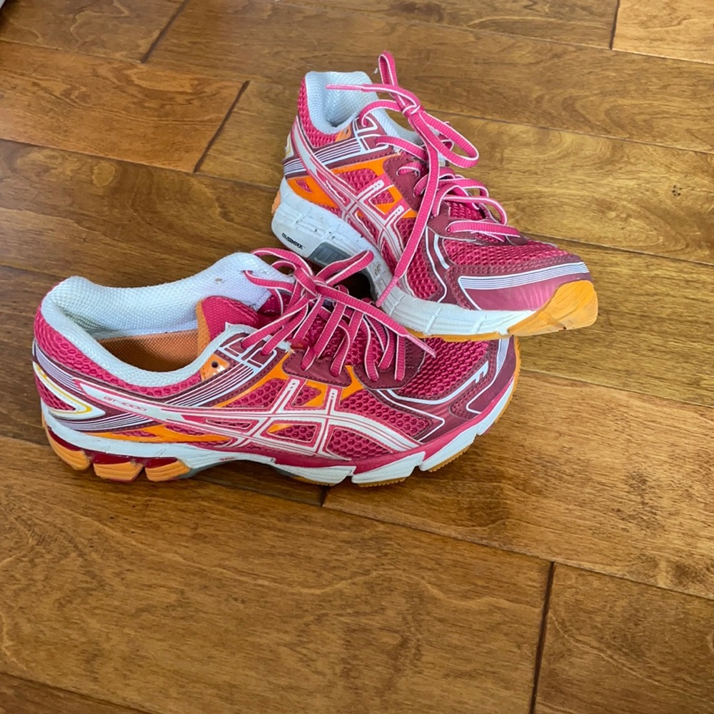 ASICS GT-1000